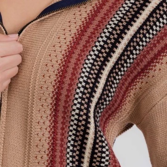 Zippered Cardigan Stripped Pattern - Picture 4 of 4